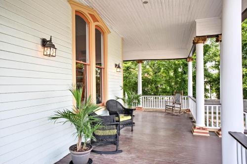 Historic Gem with Front Porch - Walk to Town Square!