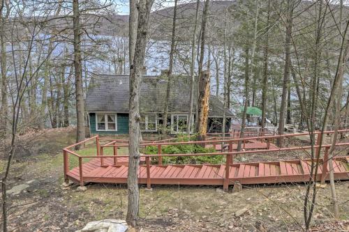 Dainty New Preston Cottage with Dock and Lake Views!