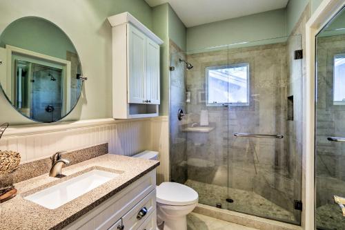 Newly Renovated Home with 2 Suites and Outdoor Shower!