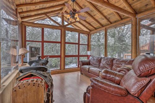 30-Acre Creekside Cabin - 8 Mi to Kings Canyon NP!