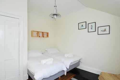 331 Attractive 2 bedroom apartment in Edinburgh's New Town
