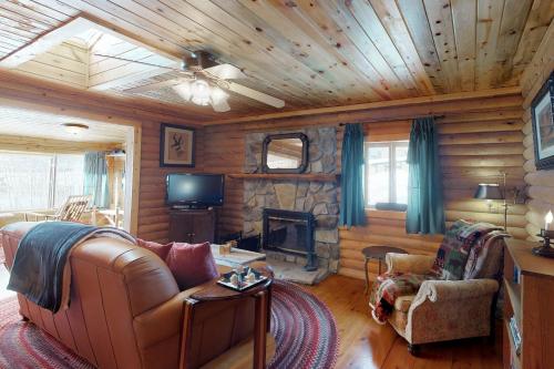 Grand Lake Cabin Escape