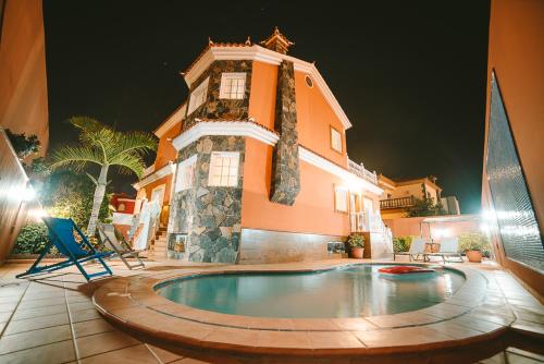 Villa Morada Sonneland con piscina privada climatizada
