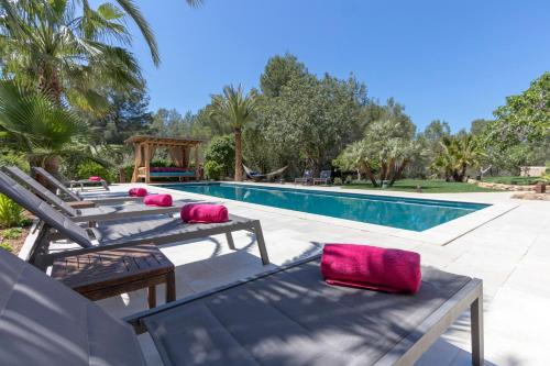 Beautiful 5 Star Villa with Private Pool, Ibiza Villa 1040