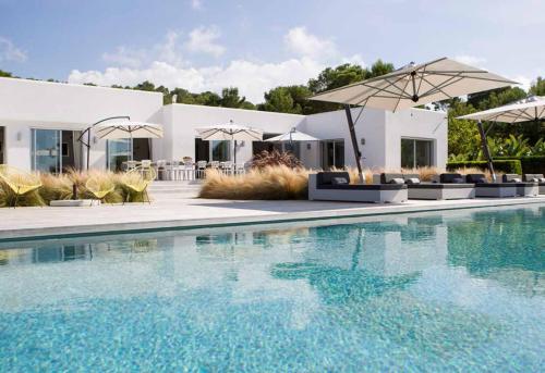 The Perfect Luxury Villa with Private Pool, Ibiza Villa 1069