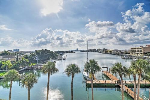 Coastal Condo with Pool, Walk to Clearwater Beach!