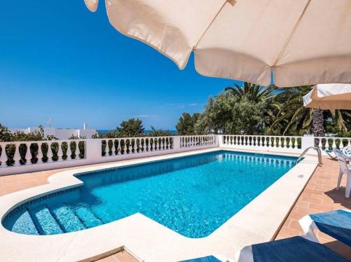 Casa Amarillo - Beautiful Mediterranean style villa - Amazing Terrace and Pool Near Son Bou