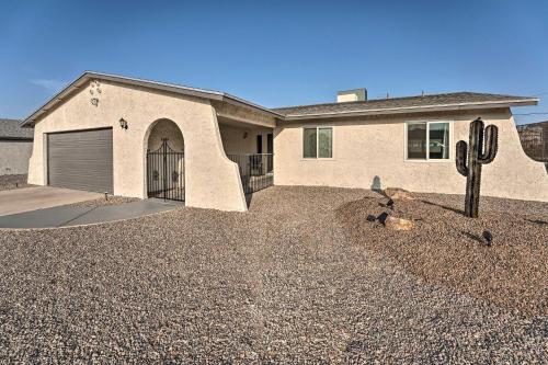 Havasu Home with Fire Pit and Grill Less Than 3 Mi to Lake