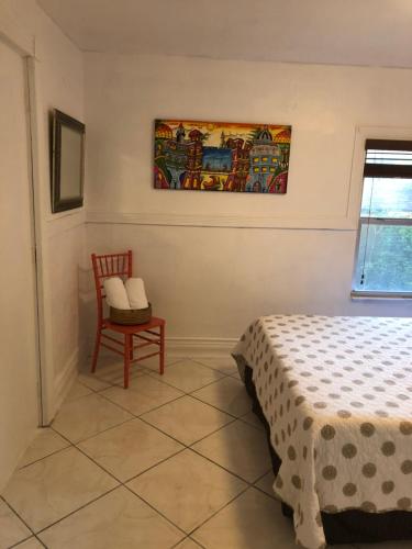 V - Cozy Room in the Heart of Little Havana (Ap 3)