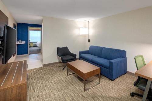 Holiday Inn Express Hotel & Suites Halifax Airport, an IHG Hotel