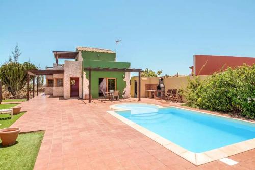 4 bedrooms villa with private pool furnished garden and wifi at Casillas de Morales