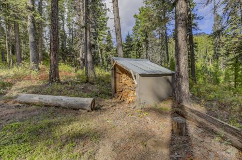 Lark Trail Cabin by Casago McCall - Donerightmanagement
