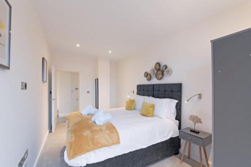 1 & 2 Bedroom Apartments Available with LillyRose Serviced Apartments St Albans, Free Wifi, City Centre