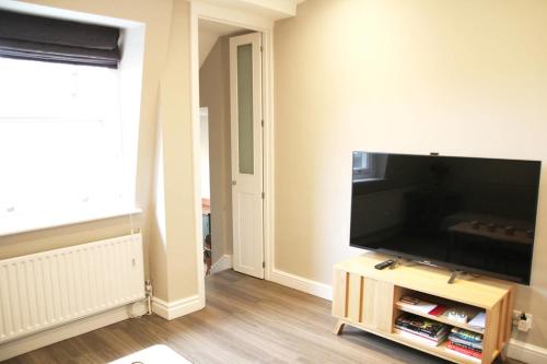 GuestReady - Cosy 2BR home in Notting Hill 5 guests!