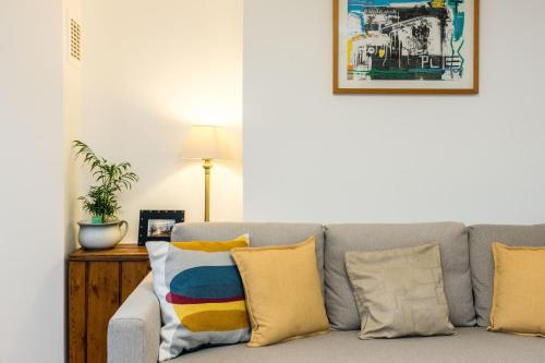 NEW Stylish 1 Bedroom Flat with Garden London