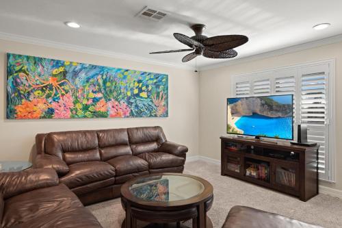 Beach resort condo on Sanibel's secluded west end - Blind Pass C210