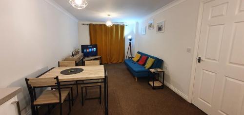Sterling Apartment, Tilbury with Netflix & Amazon Music