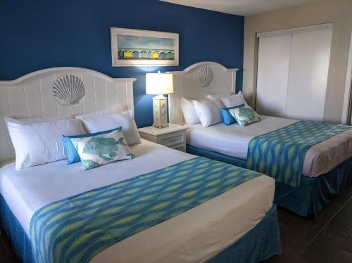 Beautifully Updated Direct Oceanfront Suite Monterey Bay 1425 Sleeps 6 Guests