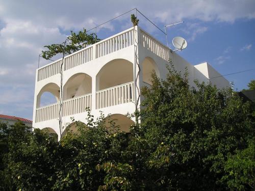 Apartments by the sea Mavarstica, Ciovo - 1120, Centola, Croatia