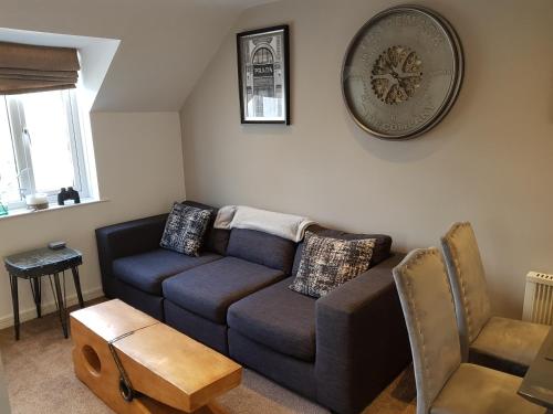 Bowness On Windermere, Lovely Apartment for 4 With Parking