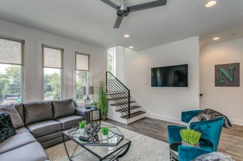 Brand New Music City Townhome - Close to East Nashville & Famous Broadway Street