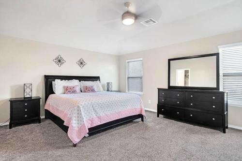 Luxury and Cozy Place Near Pearland and Downtown