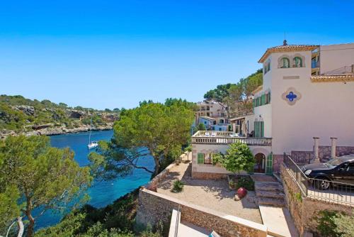 Villa Cala Figuera, wifi, piscina climatizable, aire acondicionado, acceso privado al mar