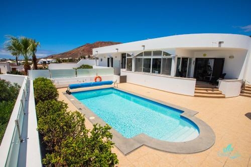 Exclusive 2-Bed Villa in Playa Blanca Adults only