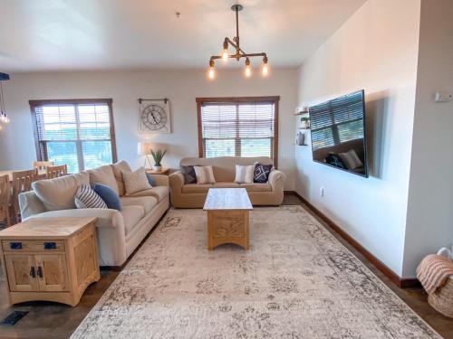 Remodeled Ski In-Out - 305 Soaring Eagle - Luxury!