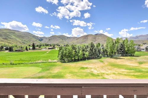 Peaceful Midway Studio with Mountain and Golf Views!