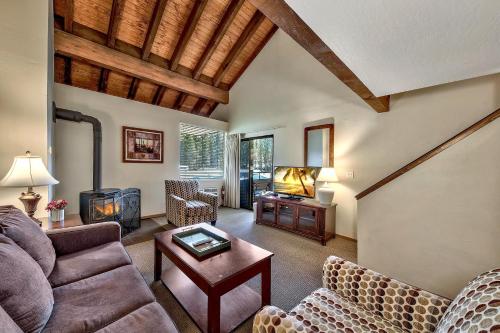 1 Bedroom Condo With Pool Views - Steps from Lake Tahoe! condo