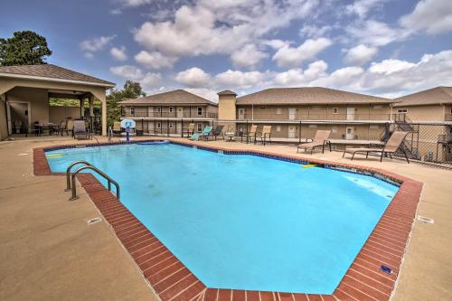 Lakefront Hot Springs Condo with Shared Pool!