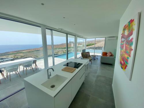 Rocavista - Villa with heated rooftop pool and amazing ocean view