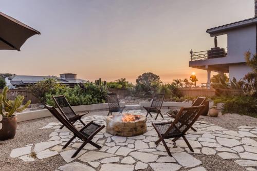 Seascape - Spacious Contemporary Oasis in Del Mar w Deck Views & Fire Pit