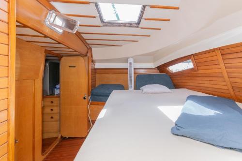 Kayo Hotel Boat