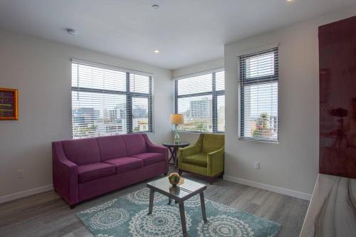 One Bedroom Apartment with San Diego Downtown View