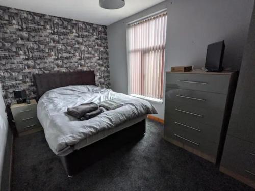 Modern Double Room with TV Close to Pendle Hill