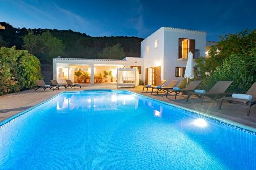 Villa in Ibiza Town, sleeps 1214 - Can Monte