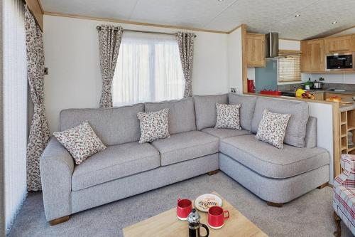 Carnaby 23 3 bedroom lodge with Hot tub