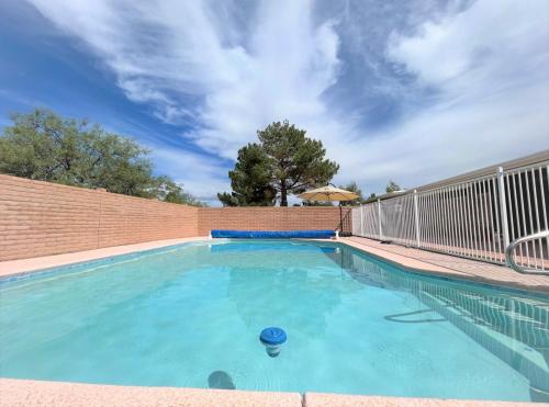 Luxe 4BR 2BTH l Pool & Grill l Central Location l Mountain View l Family Vacation l RV Site