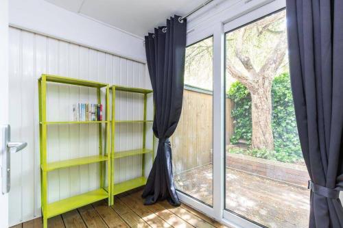 Bright 1 bed flat w/outside space - Kennington Park - LDN