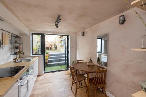 Beautiful Homely 1-Bedroom Apartment in Camberwell