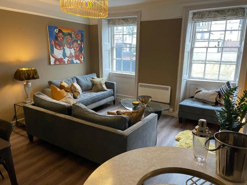 Impeccable 4-Bed Apartment in Central Bath