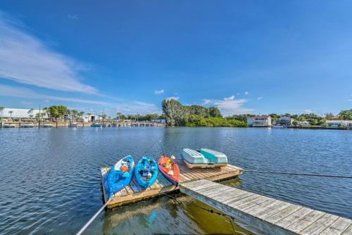 Canalfront Home Kayakers Paradise with Deck!