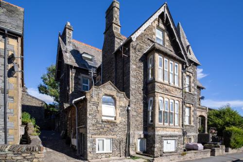 Impeccable 2-Bed Apartment in Windermere