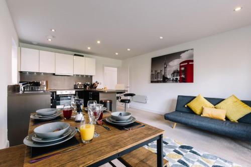 Palmerston House 2 Bedroom Apartments, Reading - 2 Bathroom with Parking