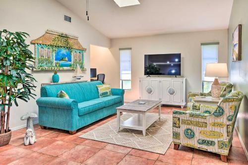 Port Charlotte Retreat with Heated Pool and Spa!