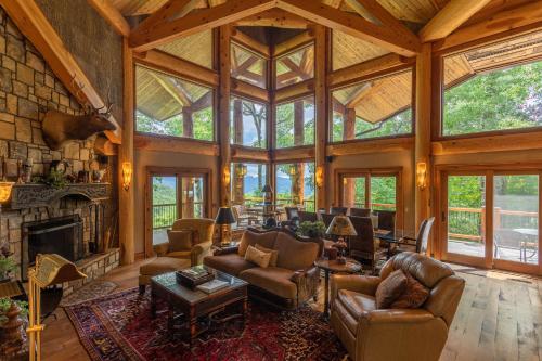 Big Bear Lodge at Eagles Nest Breathtaking Views