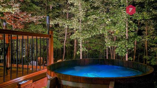 The Marco-Polo of Portneuf - Open on nature - Hot tub, yurt and pool