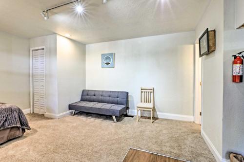 Downtown Studio Walk to Shopping and Dining!